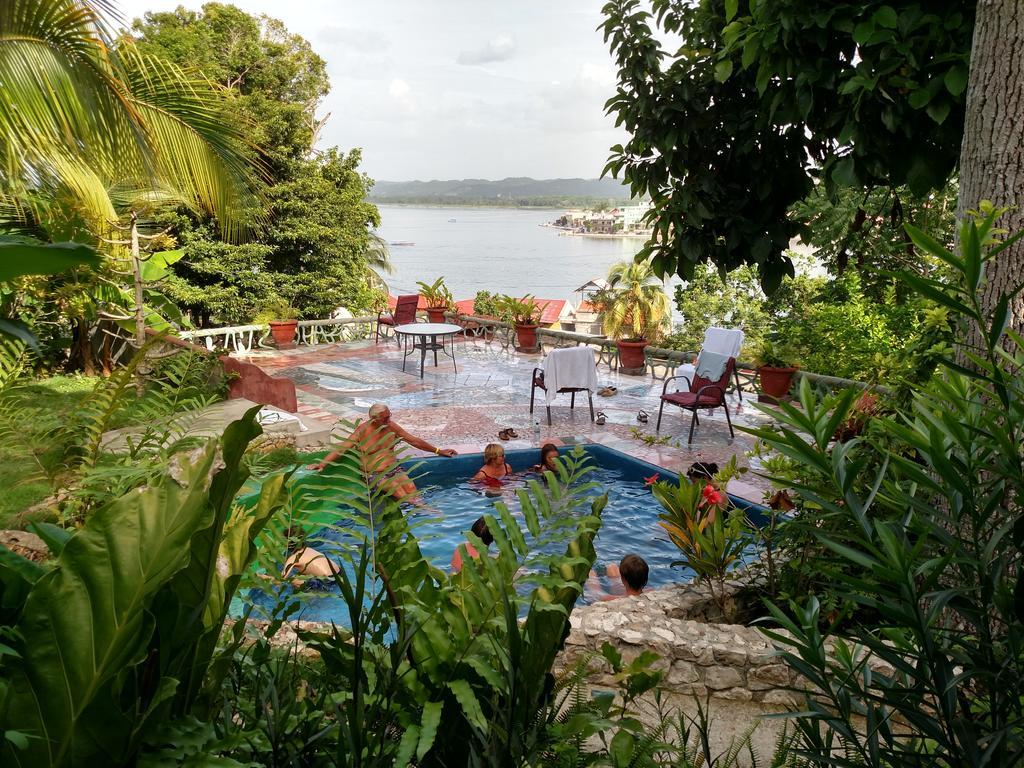 Zapote Tree Inn Flores Luaran gambar