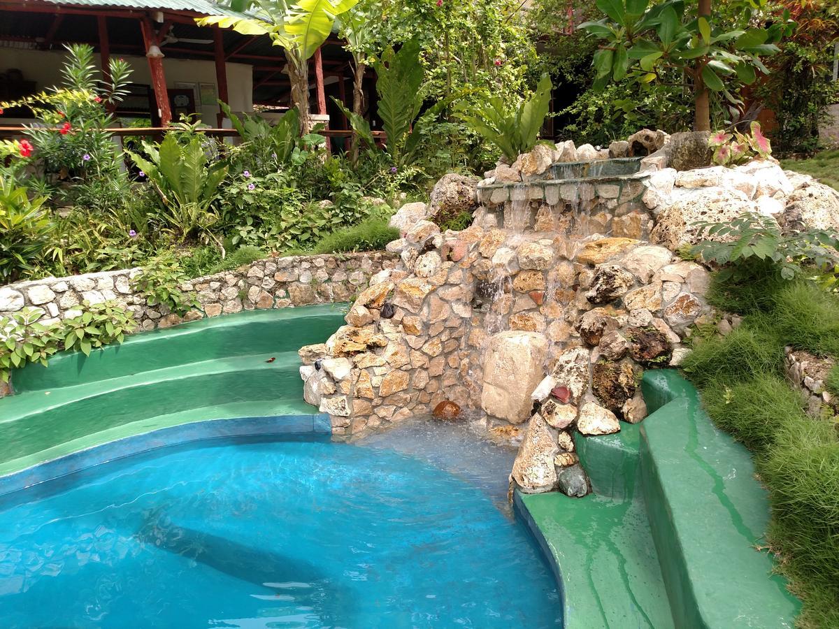 Zapote Tree Inn Flores Luaran gambar